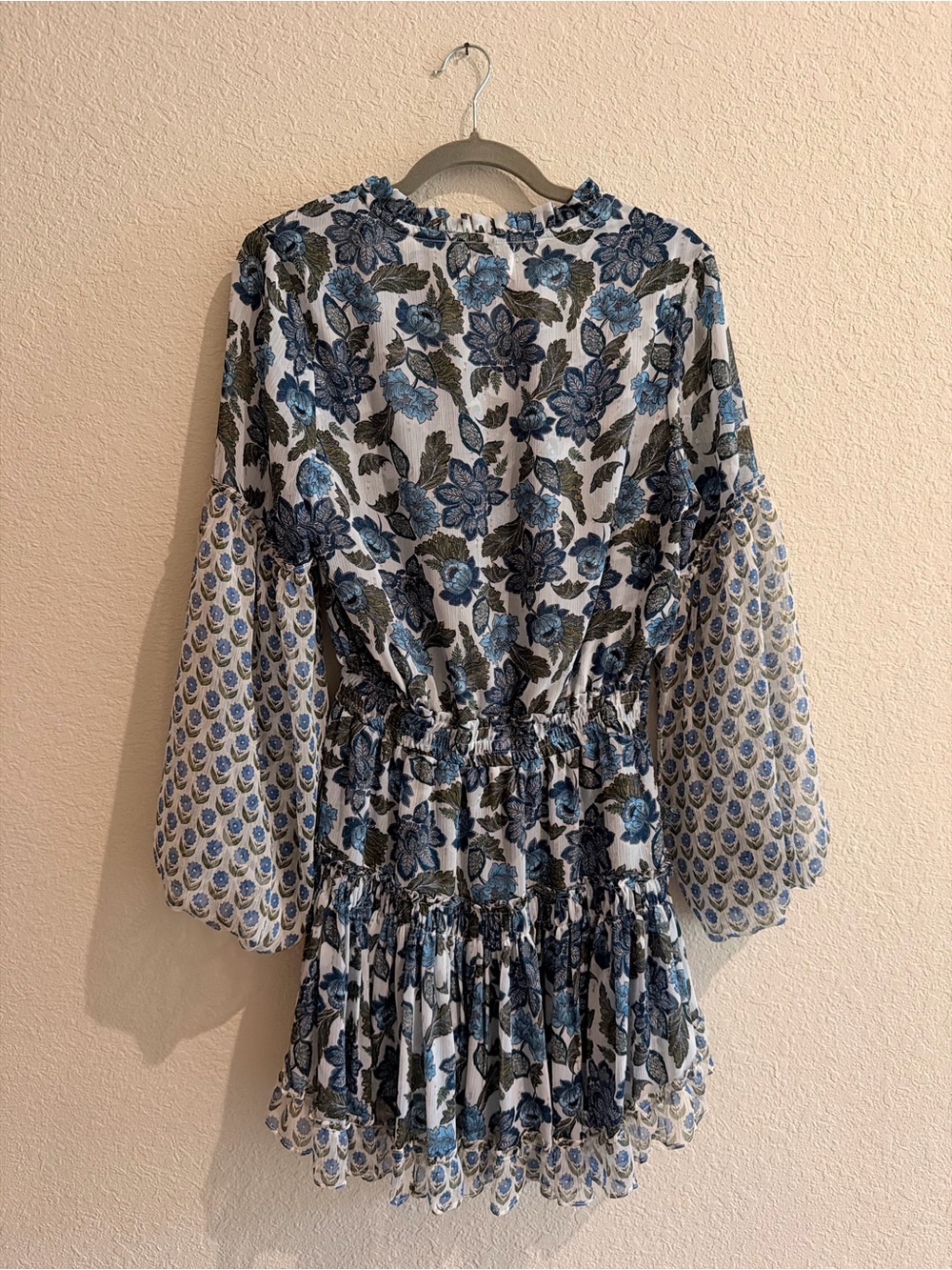 Misa Los Angeles Floral dress in Blue and White - Picture 3 of 3